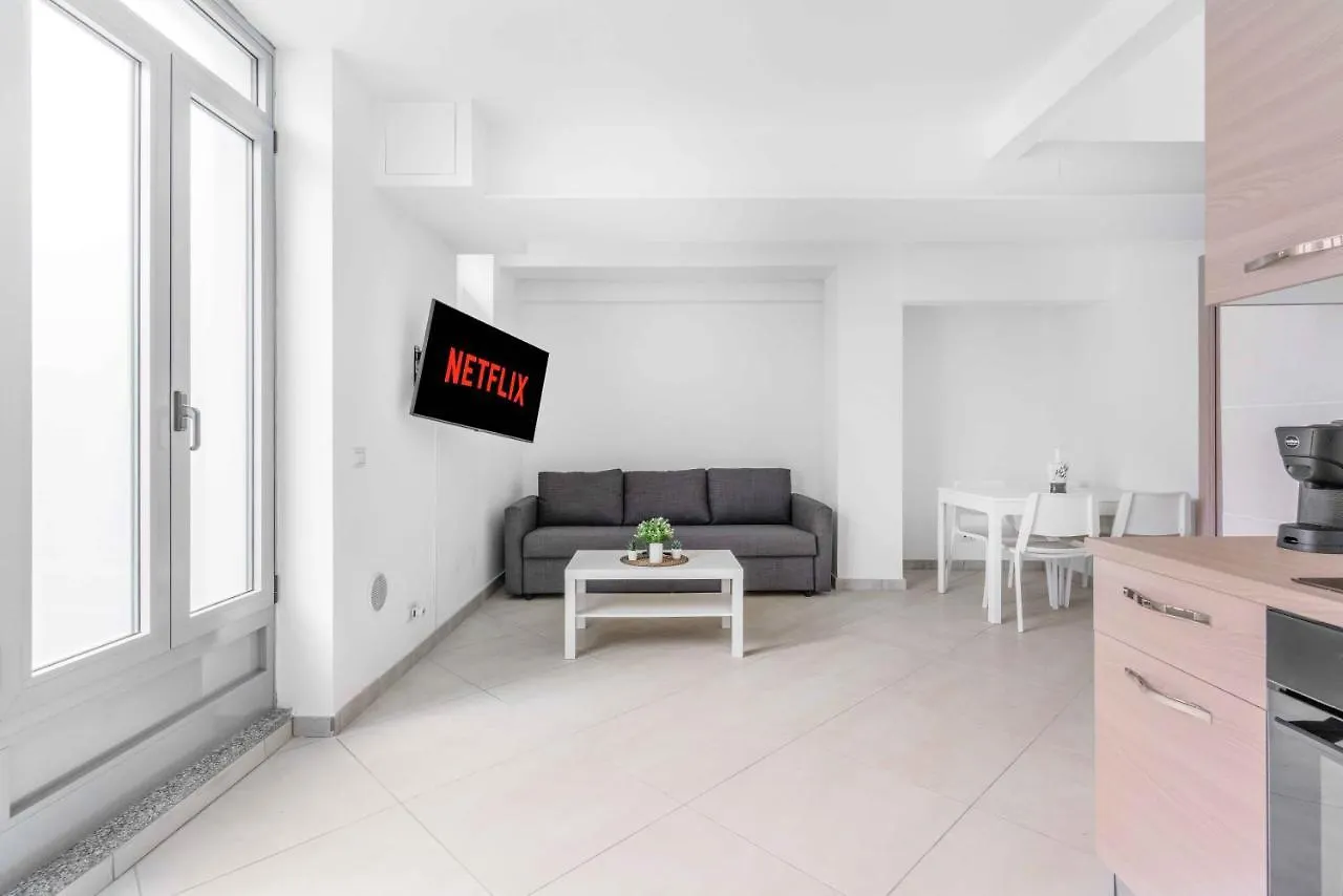 Appartamento Sc4 -Affori - Niguarda- Garden- Spacious- Milano Italia